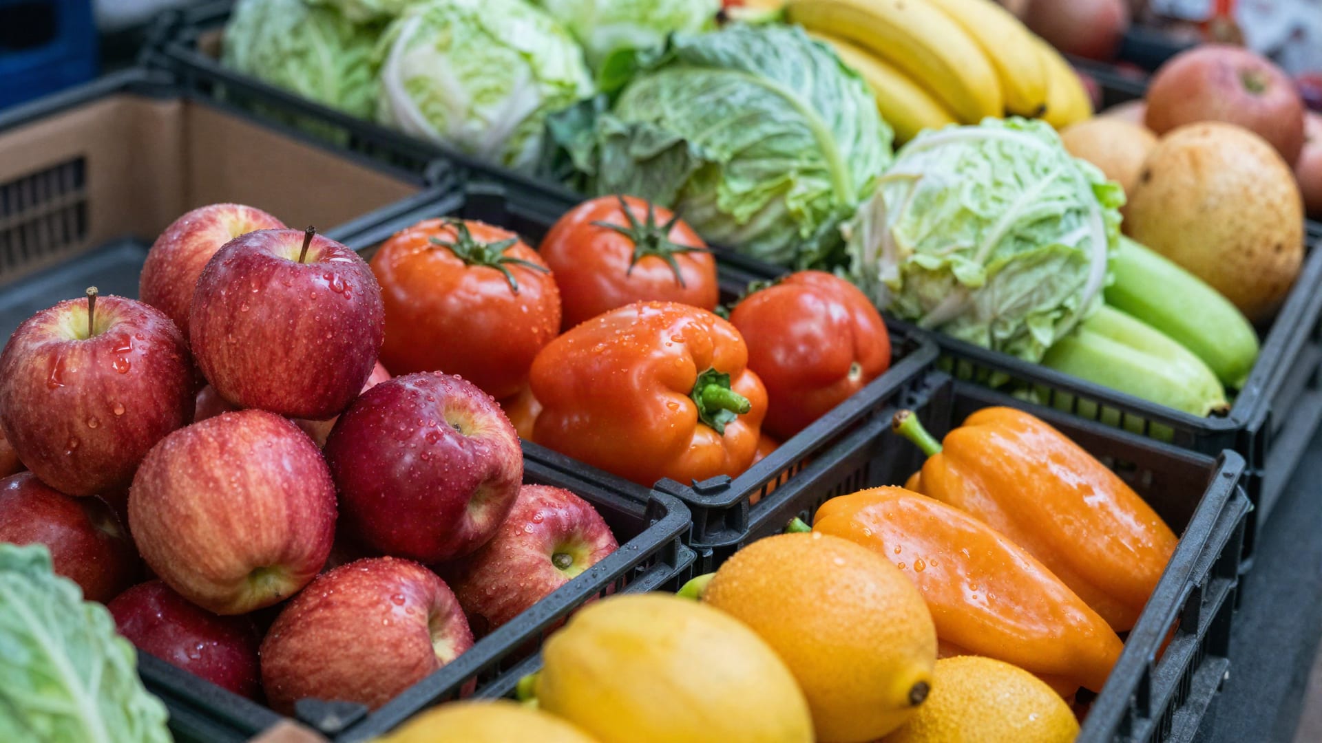 Voće i povrće u maloprodaji AMKO FRUIT
